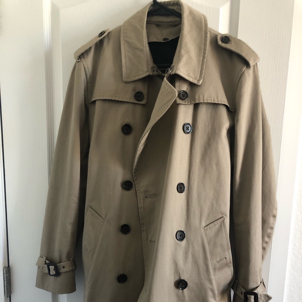 Banana Republic Trench. Khaki Color
